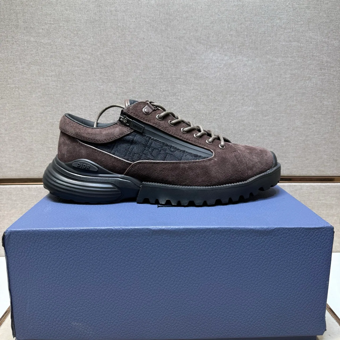 ⬛️Men's shoes 💰p560 [Dior~] Men's casual shoes 2025z cabinet sales simultaneously 🔶Size: 39-44 #️⃣ 🔷2 colors🔜The upper is made of multi-material splicing➕Genuine leather lining, comfortable and breathable, sole: original comfortable and wear-resistant outsole, ⚠️Real shot📱Photographed🎬The real thing is better📢📢📢